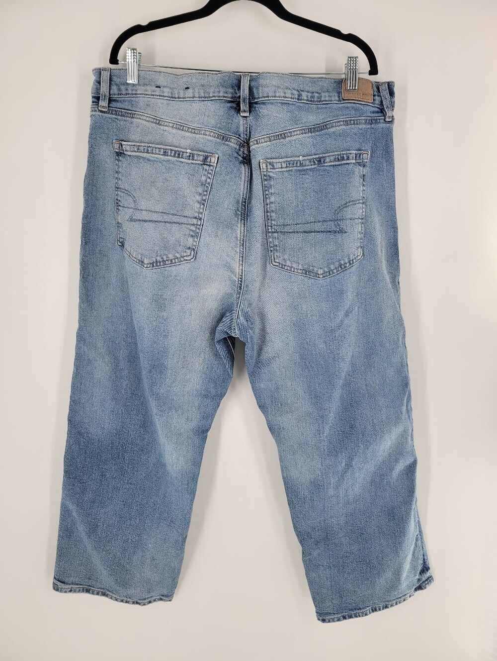 American Eagle Outfitters Stringo Light Wash Womens Relaxed Jeans Size 18 - Picture 2 of 6